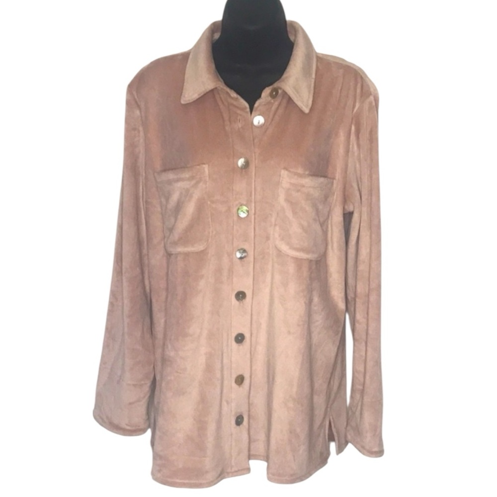 Soft Surroundings pink 2 pocket long sleeved shacket with abalone shell buttons.